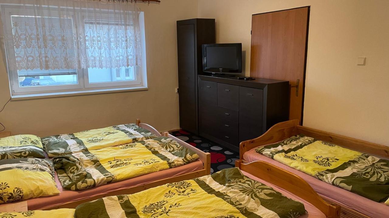 Hotel Penzion Hedvika Kravaře Zewnętrze zdjęcie